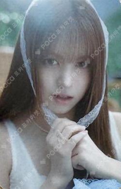 NMIXX 1ST FAN MEETING 'NSWER VACATION' TRADING CARD Lily photocard image
