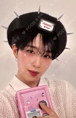 One Bite TOWER RECORDS HYUI photocard image