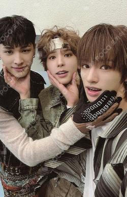 O-RLY? POP-UP STORE CROSS BAG Unit photocard image