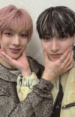 O-RLY? POP-UP STORE CROSS BAG Unit photocard image