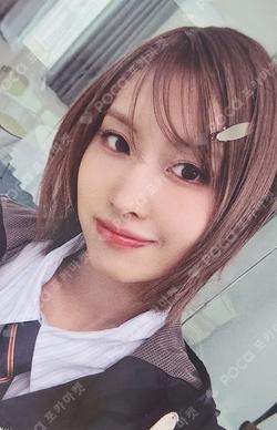 THIS IS FOR POLAROID ver. FOR ver. MOMO photocard image