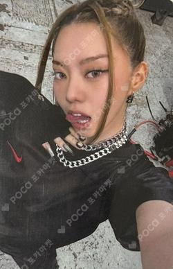 FAMOUS BROADCAST BAILEY photocard image