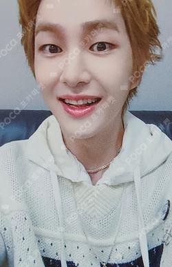 PERCENT (%) POP-UP STORE RANDOM TRADING CARD ONEW photocard image