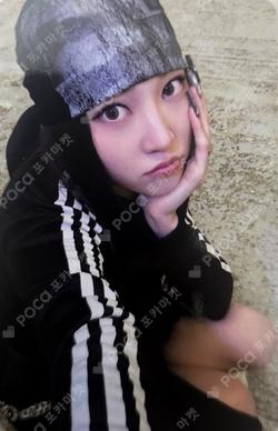 FAMOUS BROADCAST YOUNGSEO photocard image