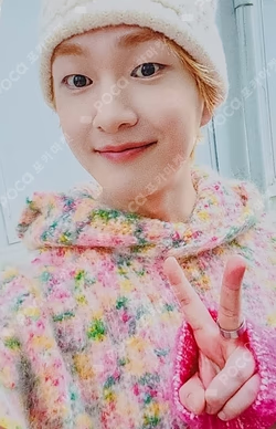 PERCENT (%) POP-UP STORE RANDOM TRADING CARD ONEW photocard image