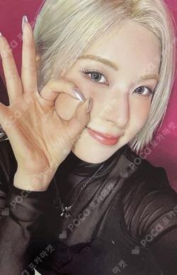 Fe3O4: FORWARD IDOUSTAGE BAE photocard image