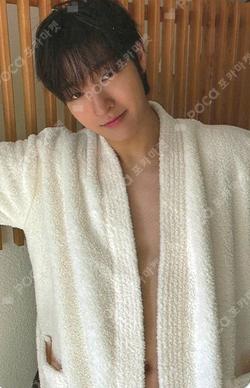 2025 Season's Greetings [take a mOment] fromm store JunJi photocard image