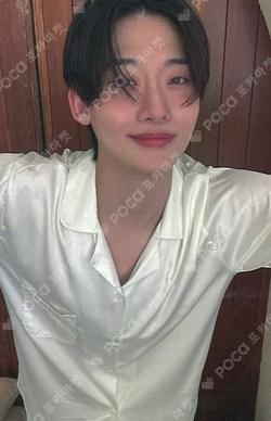 2025 Season's Greetings [take a mOment] fromm store YooJung photocard image