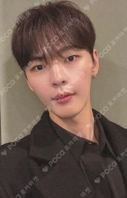 OnlyOneOf 2024 World tour dOpamine in Europe KB photocard image
