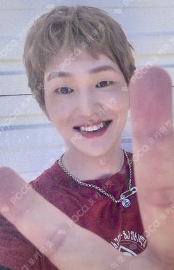 SHINee ONEW photocard image