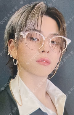 REBOOT POP-UP STORE TREASURE ACRYLIC PHOTO CARD HOLDER YOSHI photocard image