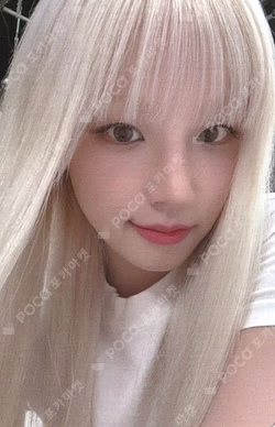 We are iminitv YUQI photocard image