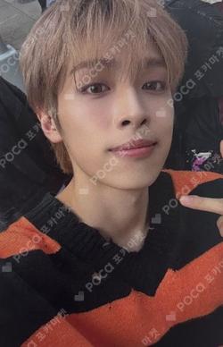 LIVE and FALL Tabloid ver. Gaon photocard image