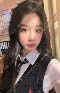 2025 BABYMONSTER 1st WORLD TOUR HELLO MONSTERS IN ASIA RANDOM ACRYLIC KEYRING + PIN BUTTON SET PHARITA photocard image