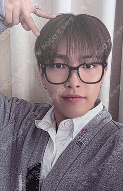 ATEEZ 2025 WORLD TOUR [IN YOUR FANTASY] IN NORTH AMERICA ACRYLIC TURNING STAND HONGJOONG photocard image