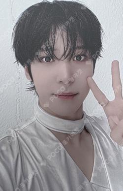 ATEEZ 2025 WORLD TOUR [IN YOUR FANTASY] IN NORTH AMERICA FOOTBALL UNIFORM YUNHO photocard image