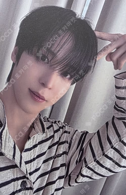 ATEEZ 2025 WORLD TOUR [IN YOUR FANTASY] IN NORTH AMERICA ACRYLIC TURNING STAND