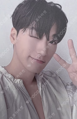 ATEEZ 2025 WORLD TOUR [IN YOUR FANTASY] IN NORTH AMERICA FOOTBALL UNIFORM SAN photocard image