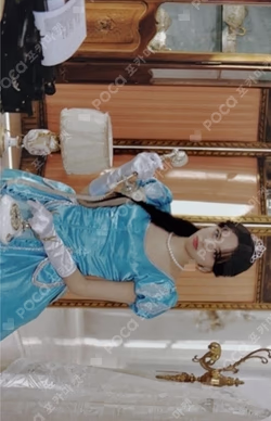 ITZY The 2nd Fan Meeting "To Wonder World" Trading Card