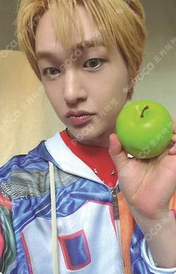 PERCENT Photobook Ver. 99% Ver. ONEW photocard image