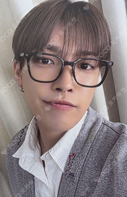 ATEEZ 2025 WORLD TOUR [IN YOUR FANTASY] IN NORTH AMERICA REWARD HONGJOONG photocard image