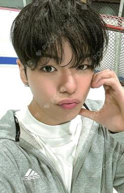 TREASURE 2025 SEASON’S GREETINGS OVERFIT TEAM HOODIE YOON JAE HYUK photocard image