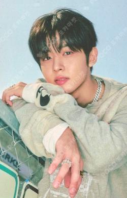 YOUNI-T POCAALBUM Retrotopia Ver. WOONO photocard image