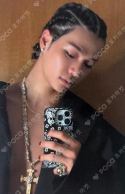 FAMOUS EVERLINE LUCKY DRAW TARZZAN photocard image