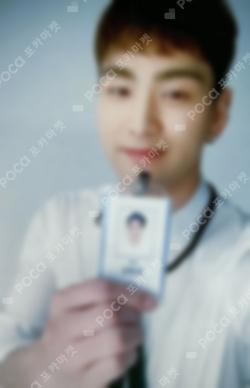 NU'EST W 2018 SEASON'S GREETINGS BAEKHO photocard image