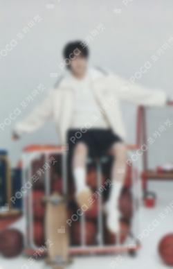 #RUNSEOKJIN_EP.TOUR in JAPAN PHOTO CARD Jin photocard image