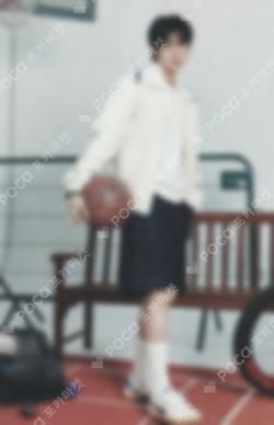 #RUNSEOKJIN_EP.TOUR in JAPAN PHOTO CARD Jin photocard image