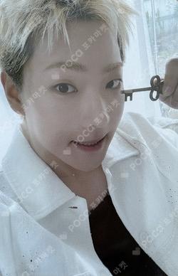 The Archive: Eight Summers REWARD E-TION photocard image