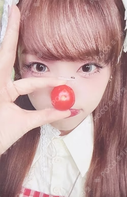 Blooming Wings YENA photocard image