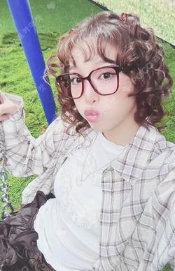 Blooming Wings YENA photocard image