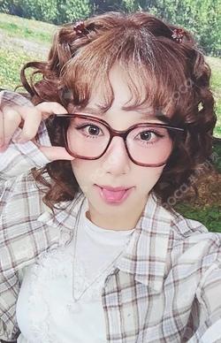 Blooming Wings YENA photocard image