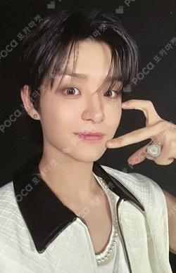 PLEASURE YELLOW VER. US Exclusive JIHOON photocard image