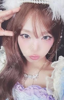 Blooming Wings YENA photocard image