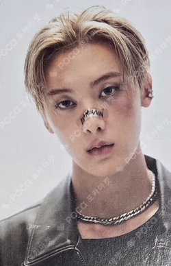 CHAMELEON POP-UP STORE TRADING PHOTO CARD