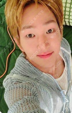 PERCENT APPLEMUSIC LUCKY DRAW ONEW photocard image