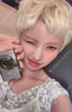 We are Hellolive shop LUCKY DRAW SOYEON photocard image