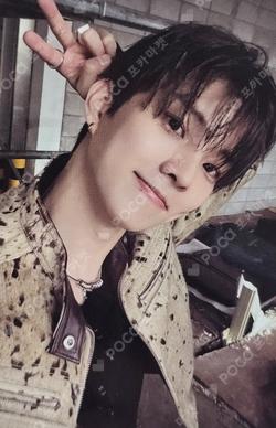 a;effect WEVERSE Q photocard image