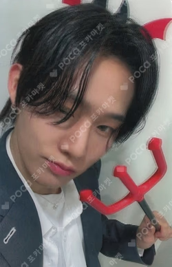 Un: SEEN KPOP STORE WINNER