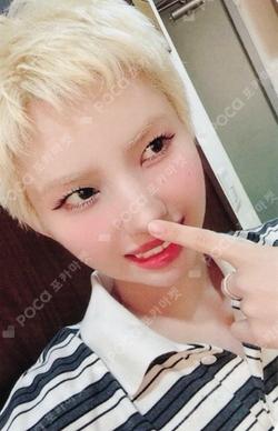 We are MAKESTAR SOYEON photocard image