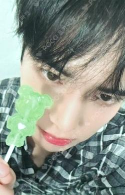 a;effect APPLEMUSIC YOUNGHOON photocard image