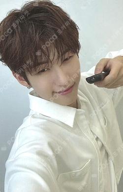 YOUNITE 1ST FAN CONCERT YOUNICAST PHOTOCARD SET DEY photocard image