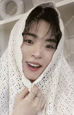 The Archive: Eight Summers COLOR POUCH HYOJIN photocard image