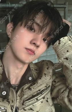 a;effect KTOWN4U Q photocard image
