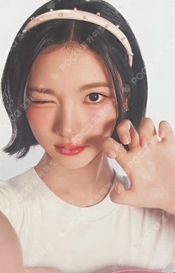 barenbliss JIWOO photocard image