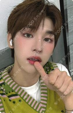 Weekend EVERLINE KIMDONGYUN photocard image
