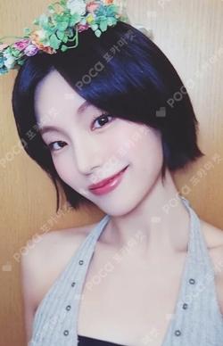 ITZY YEJI photocard image